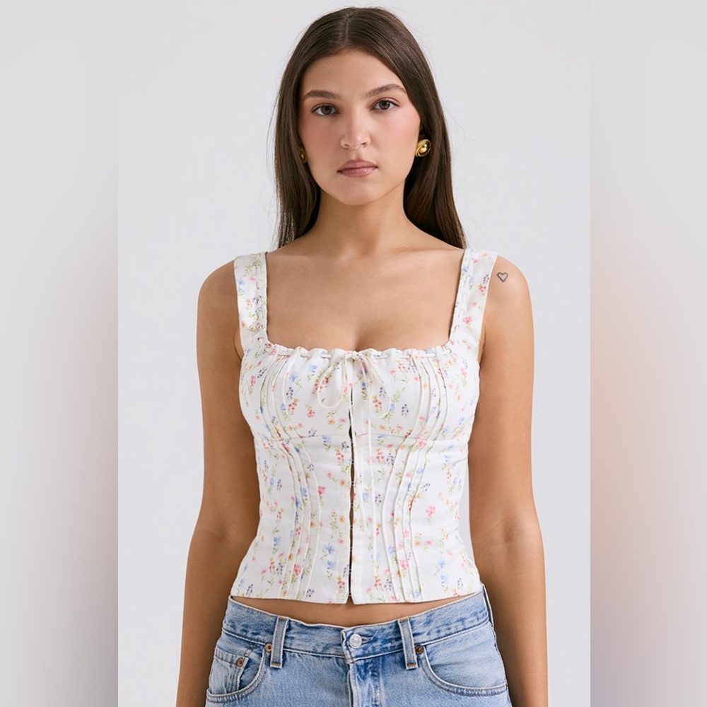 HOUSE OF CB CHICCA White Posy Print Top NWOT